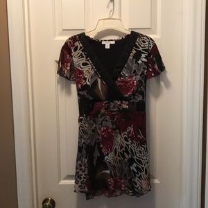 Dress Barn black and wine colored blouse Sz XL
